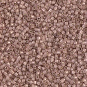 Miyuki Délica 11/0 DB1459 Beige foncé opal int. Argent  8g