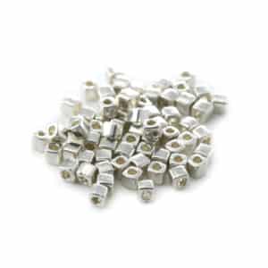 Miyuki cube 1.8mm Argent Galvanisé N°1051 10g